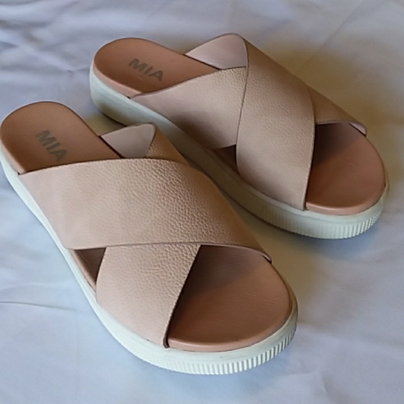 mia criss cross sandal
